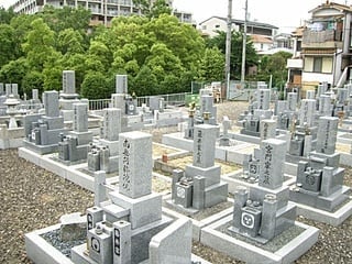 稱念寺墓地